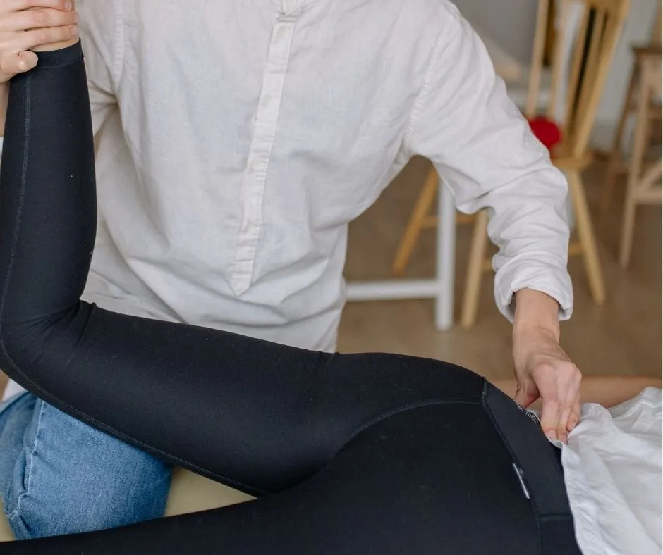 骨盤の後傾・前傾と腰椎への負担の違い